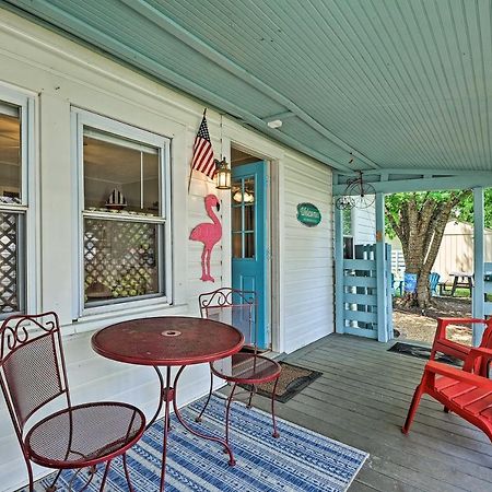 The Blue Crab Cottage - 3 Blocks From The Beach! كولونيال المظهر الخارجي الصورة