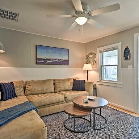 The Blue Crab Cottage - 3 Blocks From The Beach! كولونيال المظهر الخارجي الصورة