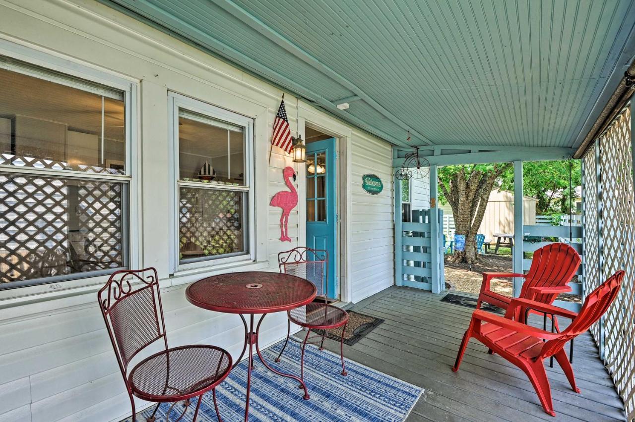 The Blue Crab Cottage - 3 Blocks From The Beach! كولونيال المظهر الخارجي الصورة